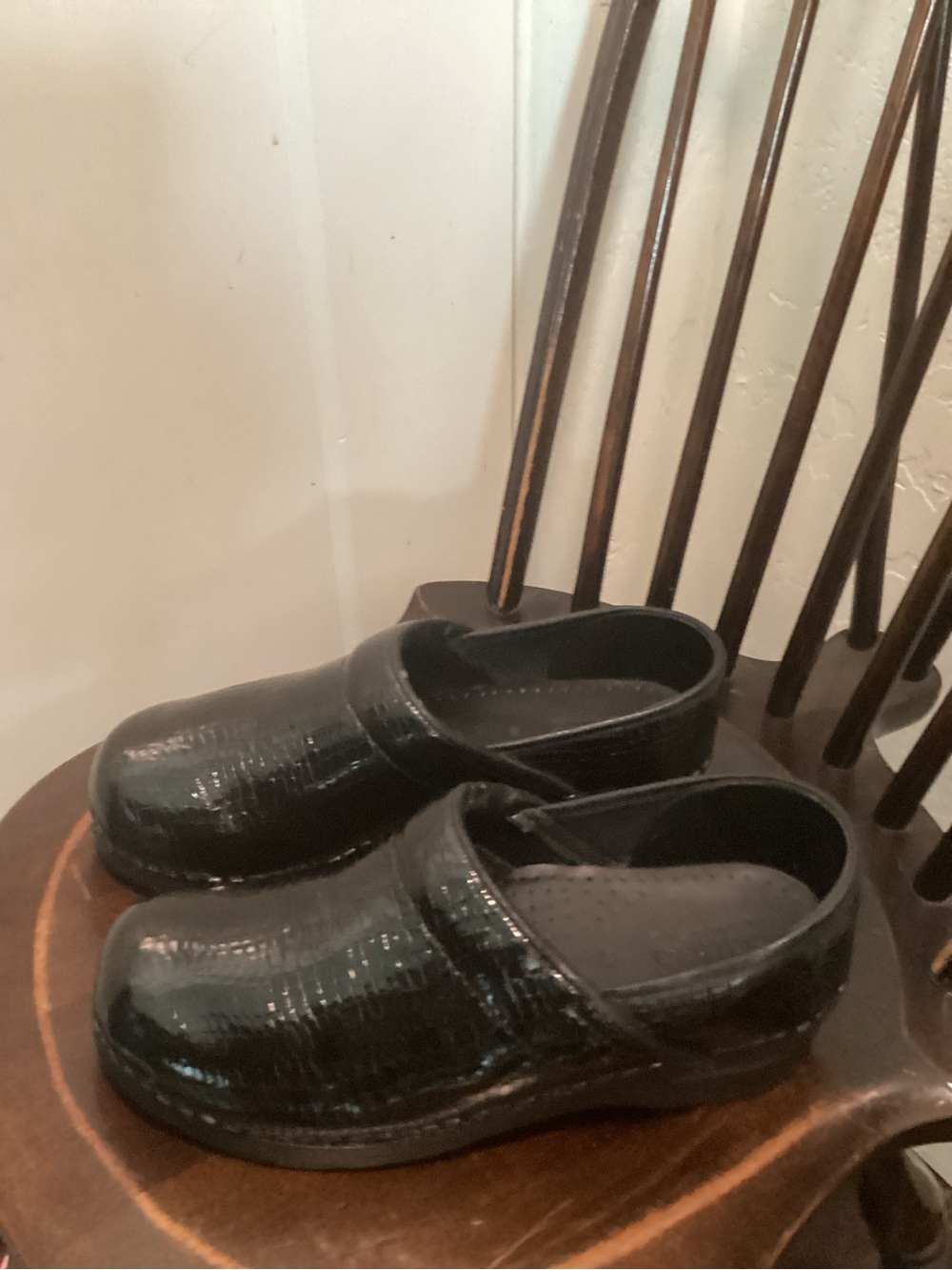 Sanita Black Patent Clogs size 39, US 7.5